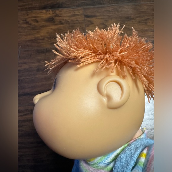 2004 Cabbage Patch Girl Doll Red Curly Hair, Blue Eyes Rare Collectible - Picture 8 of 16